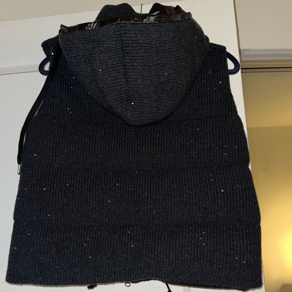 Sleeveless jacket - Picture 3 of 5
